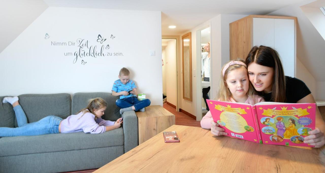 Familienhotel "Rhoen Feeling" Bernshausen Esterno foto