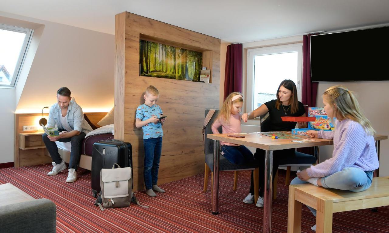 Familienhotel "Rhoen Feeling" Bernshausen Esterno foto