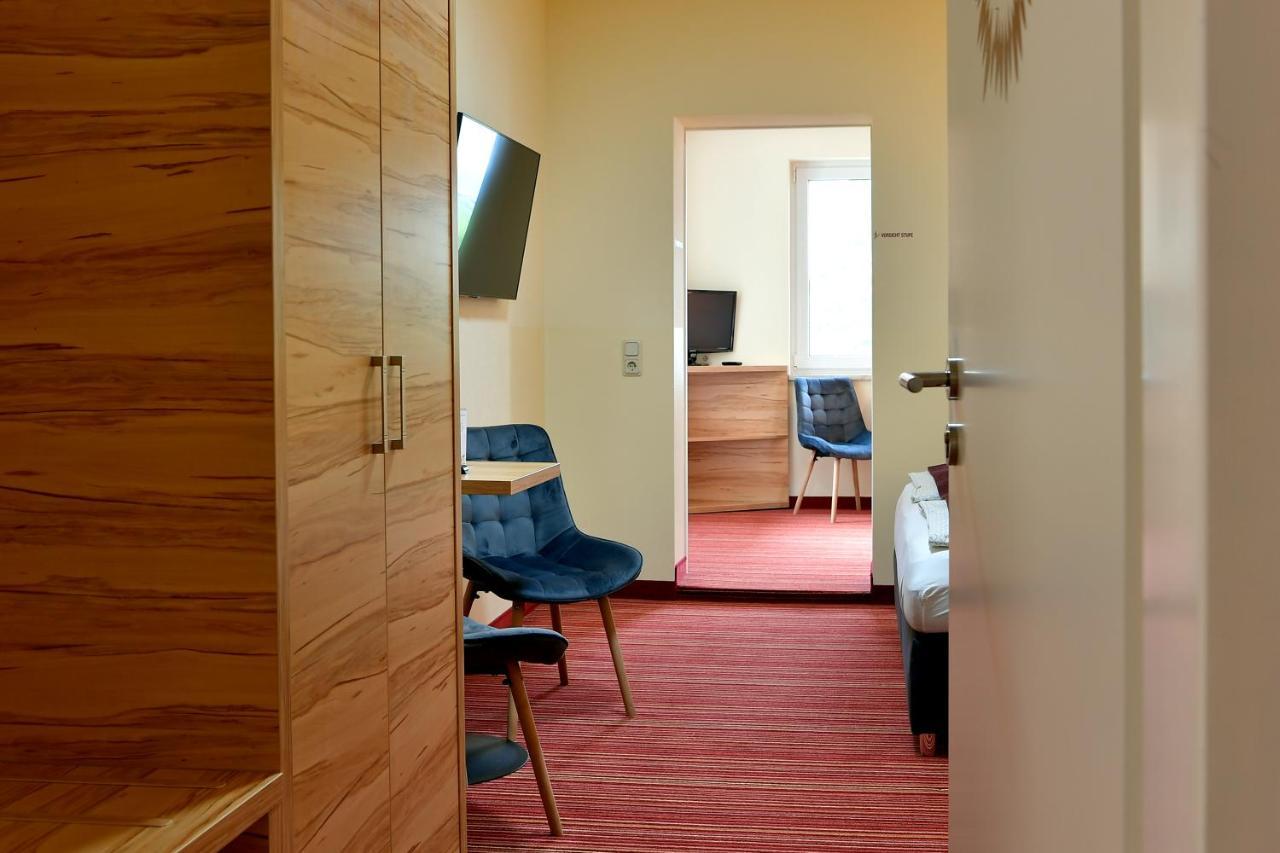 Familienhotel "Rhoen Feeling" Bernshausen Esterno foto