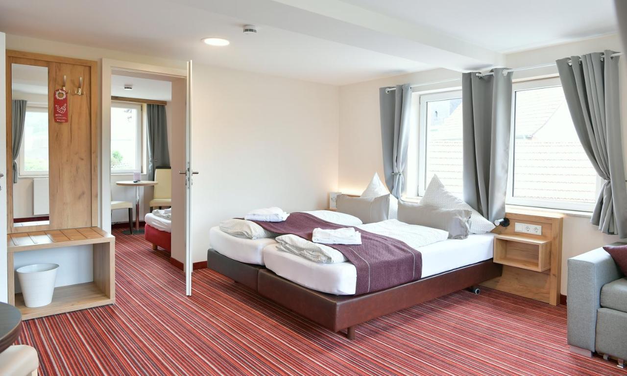 Familienhotel "Rhoen Feeling" Bernshausen Esterno foto