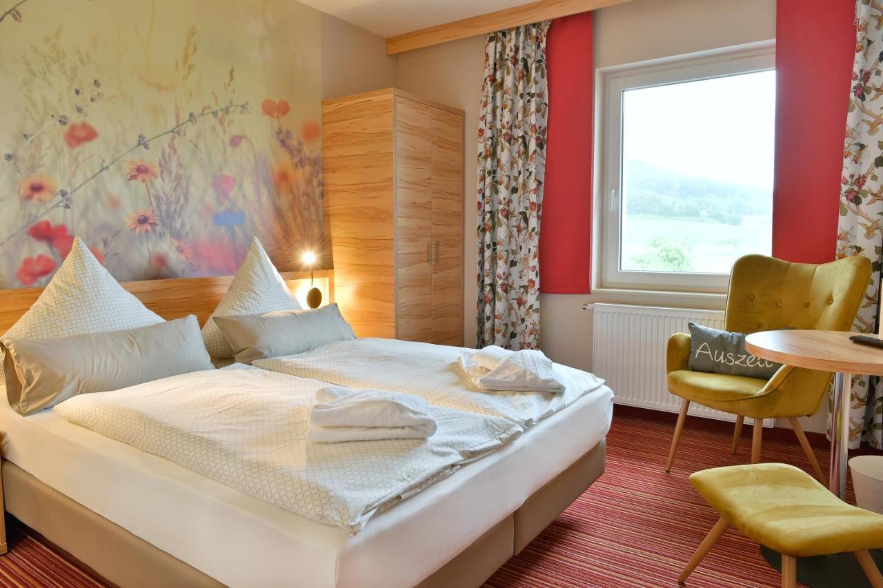 Familienhotel "Rhoen Feeling" Bernshausen Esterno foto