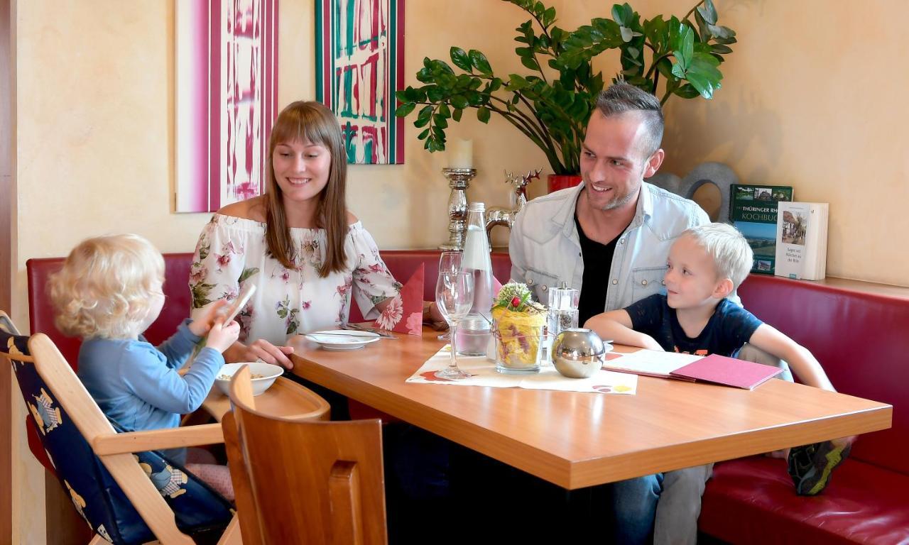 Familienhotel "Rhoen Feeling" Bernshausen Esterno foto